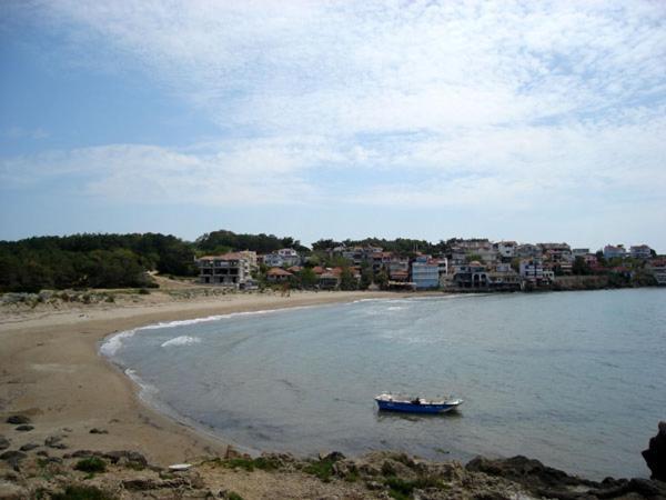 Antonios Village Hotel & Apartments Arkoudi Exterior photo